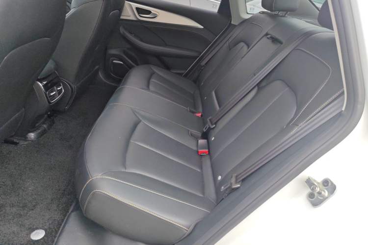 Used Roewe i6 MAX New Energy 2023 EV 420 Skyroof Special Edition Left Rear Seat