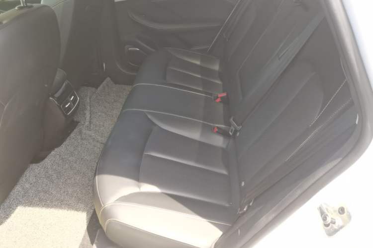 Used Roewe i6 MAX New Energy 2023 EV 420 Skyroof Special Edition Left Rear Seat