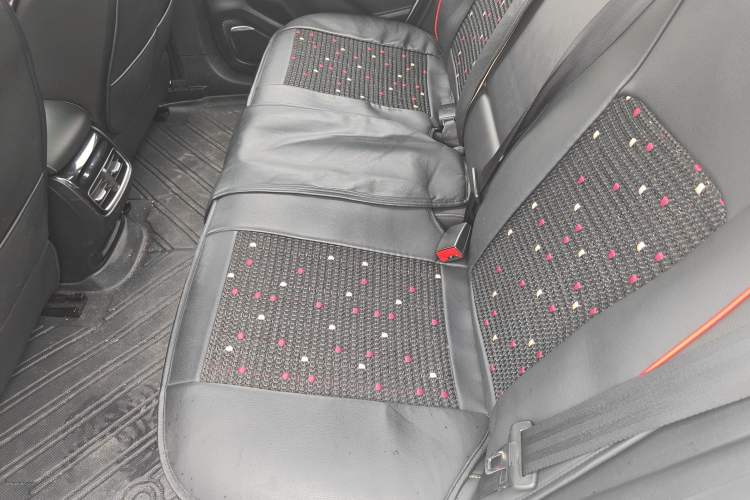 Used Roewe i6 MAX New Energy 2023 EV 420 Skyroof Special Edition Left Rear Seat
