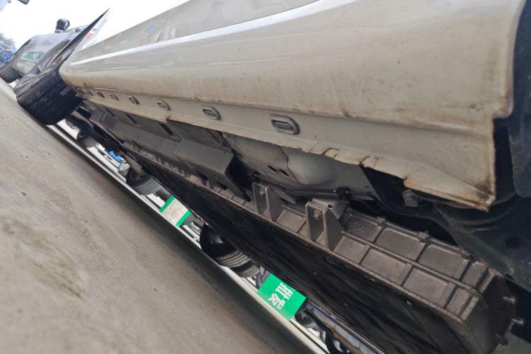 Used Roewe i6 MAX New Energy 2023 EV 420 Skyroof Special Edition Left Side Sill
