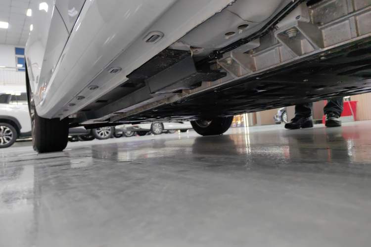Used Roewe i6 MAX New Energy 2023 EV 420 Skyroof Special Edition Left Side Sill
