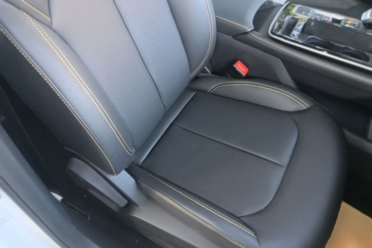 Used Roewe i6 MAX New Energy 2023 EV 420 Skyroof Special Edition Right Front Seat