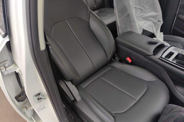 Used Roewe i6 MAX New Energy 2023 EV 420 Skyroof Special Edition Right Front Seat