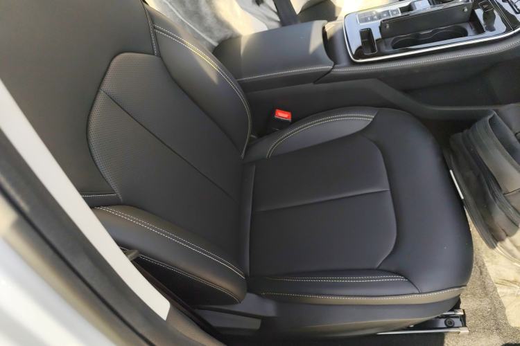Used Roewe i6 MAX New Energy 2023 EV 420 Skyroof Special Edition Right Front Seat