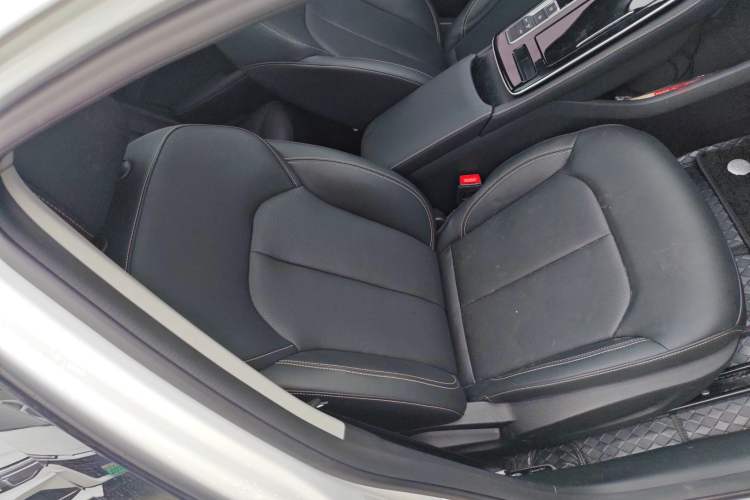 Used Roewe i6 MAX New Energy 2023 EV 420 Skyroof Special Edition Right Front Seat