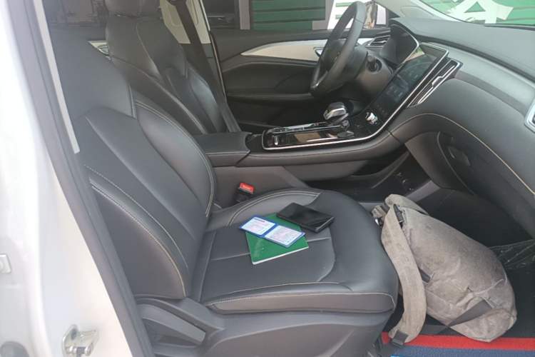 Used Roewe i6 MAX New Energy 2023 EV 420 Skyroof Special Edition Right Front Seat