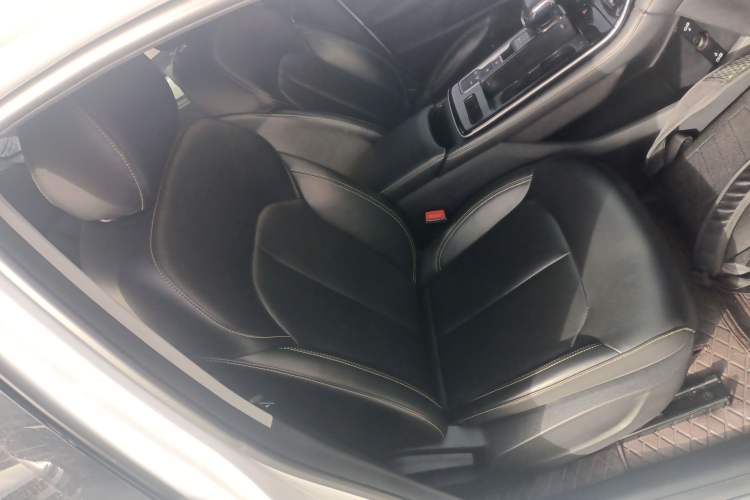 Used Roewe i6 MAX New Energy 2023 EV 420 Skyroof Special Edition Right Front Seat
