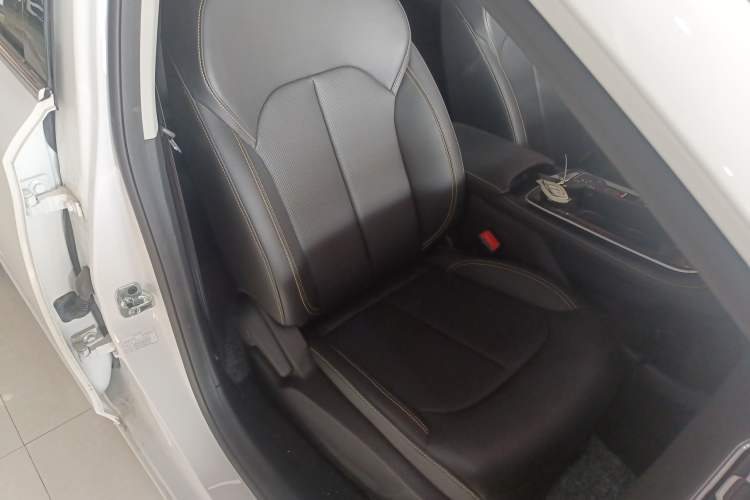 Used Roewe i6 MAX New Energy 2023 EV 420 Skyroof Special Edition Right Front Seat