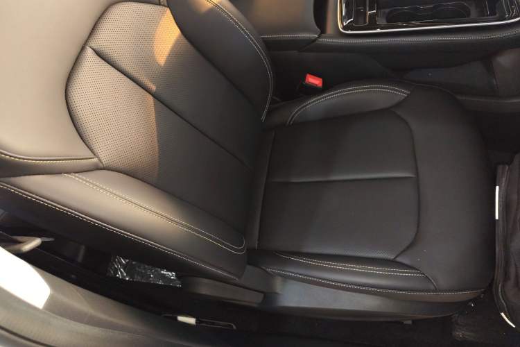 Used Roewe i6 MAX New Energy 2023 EV 420 Skyroof Special Edition Right Front Seat