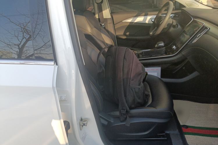 Used Roewe i6 MAX New Energy 2023 EV 420 Skyroof Special Edition Right Front Seat