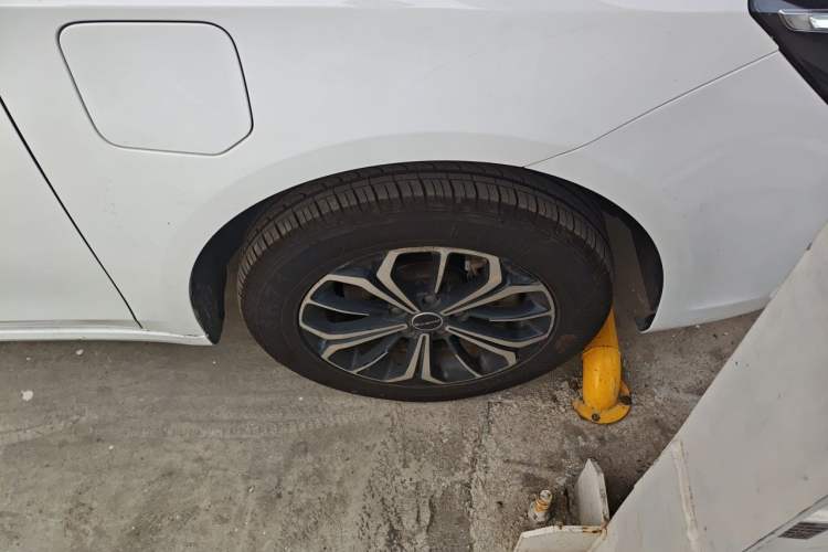 Used Roewe i6 MAX New Energy 2023 EV 420 Skyroof Special Edition Right Front Wheel Hub