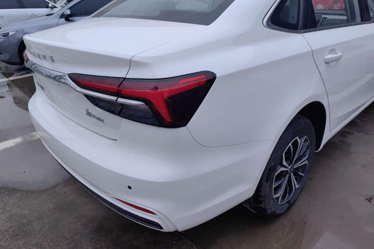 Used Roewe i6 MAX New Energy 2023 EV 420 Skyroof Special Edition Right Rear Taillight