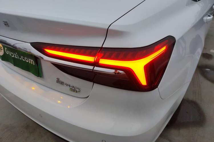 Used Roewe i6 MAX New Energy 2023 EV 420 Skyroof Special Edition Right Rear Taillight