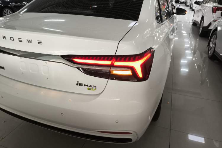 Used Roewe i6 MAX New Energy 2023 EV 420 Skyroof Special Edition Right Rear Taillight