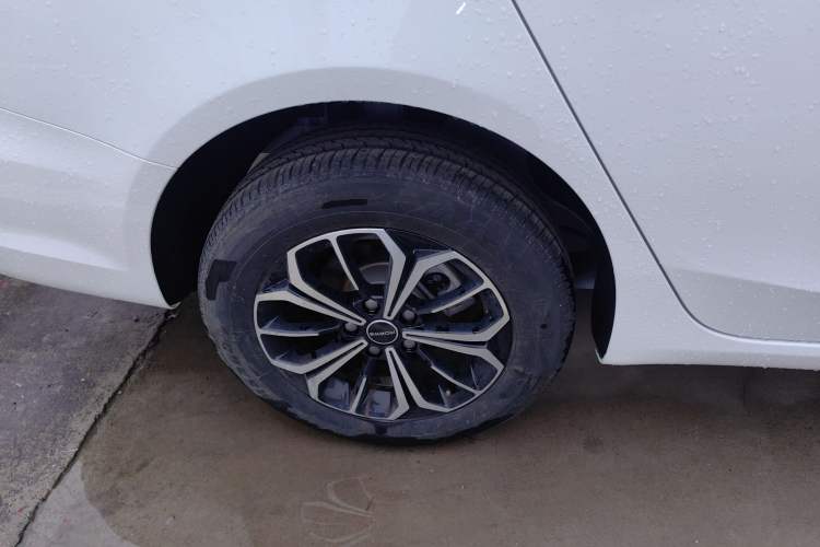 Used Roewe i6 MAX New Energy 2023 EV 420 Skyroof Special Edition Right Rear Wheel Hub