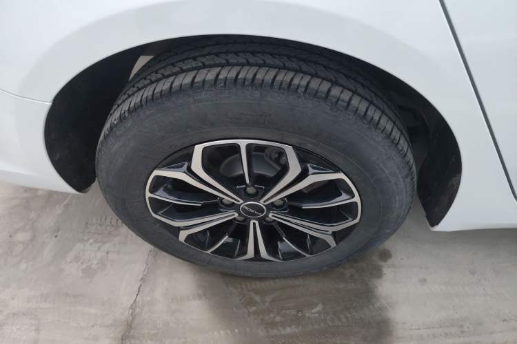 Used Roewe i6 MAX New Energy 2023 EV 420 Skyroof Special Edition Right Rear Wheel Hub