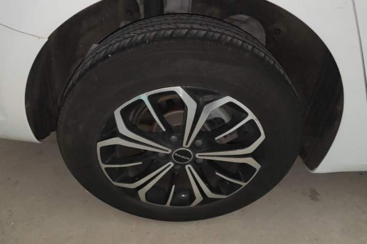 Used Roewe i6 MAX New Energy 2023 EV 420 Skyroof Special Edition Right Rear Wheel Hub