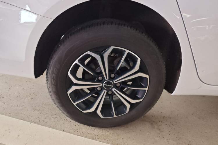 Used Roewe i6 MAX New Energy 2023 EV 420 Skyroof Special Edition Right Rear Wheel Hub