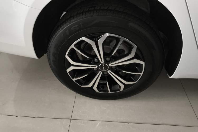 Used Roewe i6 MAX New Energy 2023 EV 420 Skyroof Special Edition Right Rear Wheel Hub