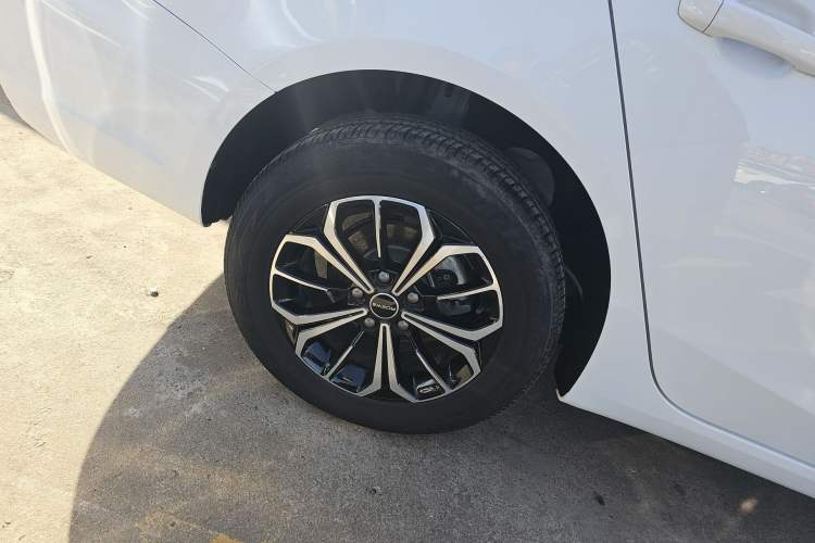 Used Roewe i6 MAX New Energy 2023 EV 420 Skyroof Special Edition Right Rear Wheel Hub
