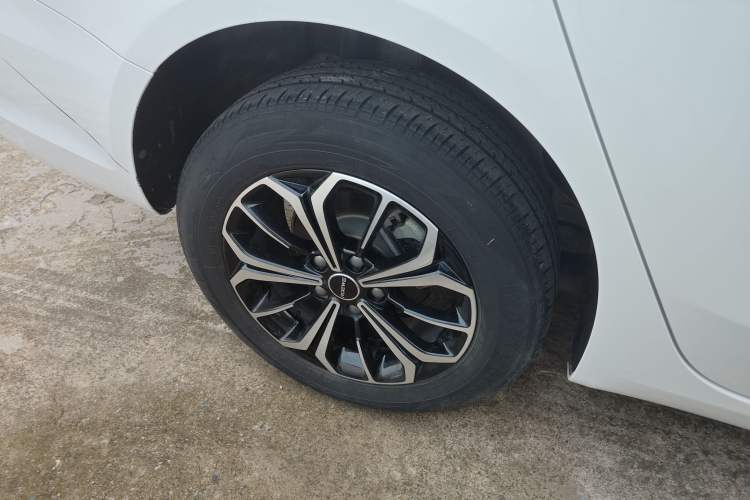 Used Roewe i6 MAX New Energy 2023 EV 420 Skyroof Special Edition Right Rear Wheel Hub