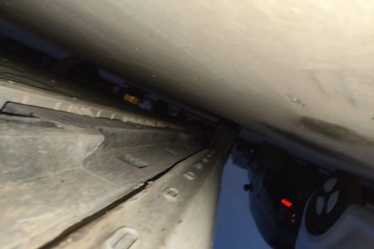 Used Roewe i6 MAX New Energy 2023 EV 420 Skyroof Special Edition Right Side Sill