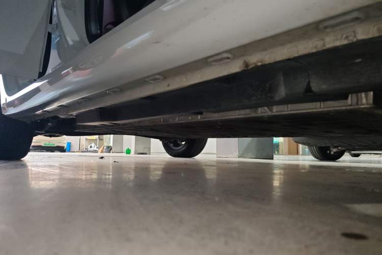 Used Roewe i6 MAX New Energy 2023 EV 420 Skyroof Special Edition Right Side Sill