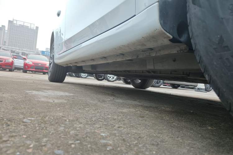 Used Roewe i6 MAX New Energy 2023 EV 420 Skyroof Special Edition Right Side Sill