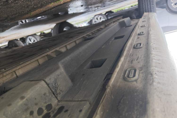Used Roewe i6 MAX New Energy 2023 EV 420 Skyroof Special Edition Right Side Sill