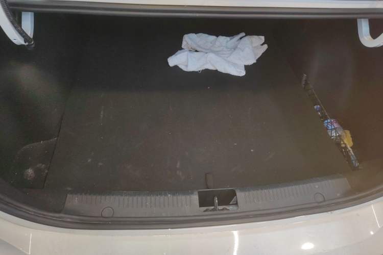 Used Roewe i6 MAX New Energy 2023 EV 420 Skyroof Special Edition Trunk