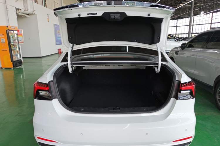 Used Roewe i6 MAX New Energy 2023 EV 420 Skyroof Special Edition Trunk