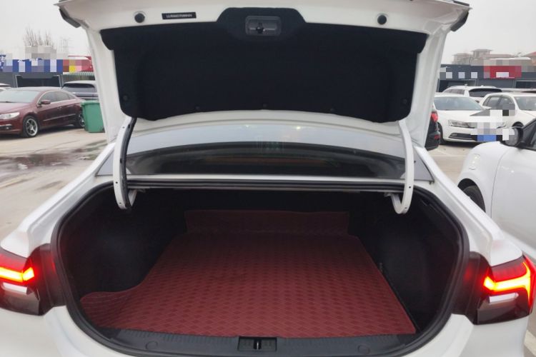 Used Roewe i6 MAX New Energy 2023 EV 420 Skyroof Special Edition Trunk