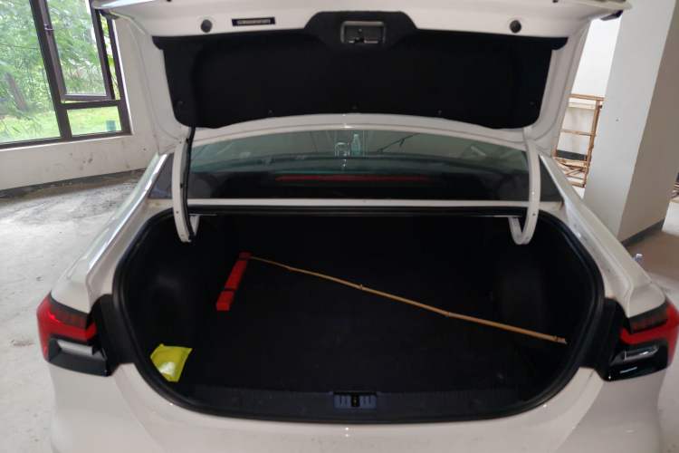 Used Roewe i6 MAX New Energy 2023 EV 420 Skyroof Special Edition Trunk