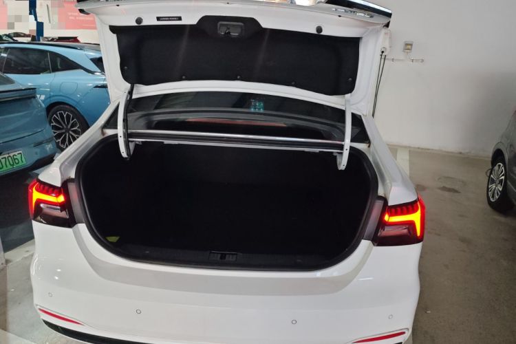 Used Roewe i6 MAX New Energy 2023 EV 420 Skyroof Special Edition Trunk