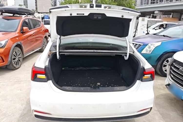 Used Roewe i6 MAX New Energy 2023 EV 420 Skyroof Special Edition Trunk