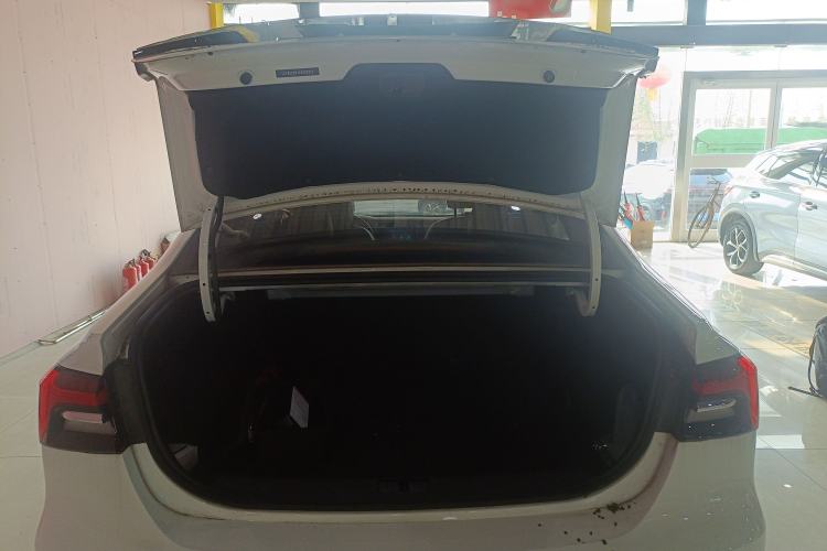 Used Roewe i6 MAX New Energy 2023 EV 420 Skyroof Special Edition Trunk