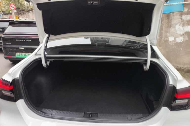 Used Roewe i6 MAX New Energy 2023 EV 420 Skyroof Special Edition Trunk