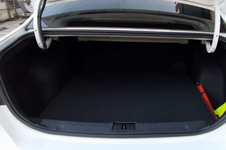 Used Roewe i6 MAX New Energy 2023 EV 420 Skyroof Special Edition Trunk