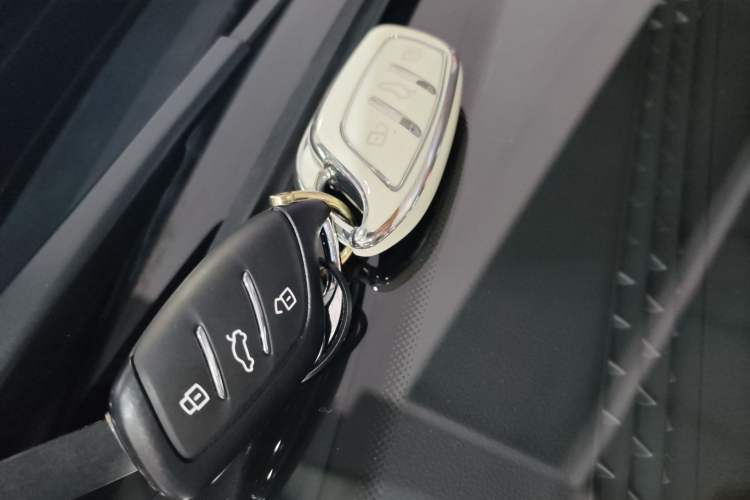 Used Roewe i6 MAX New Energy 2023 EV 420 Skyroof Special Edition Vehicle Key