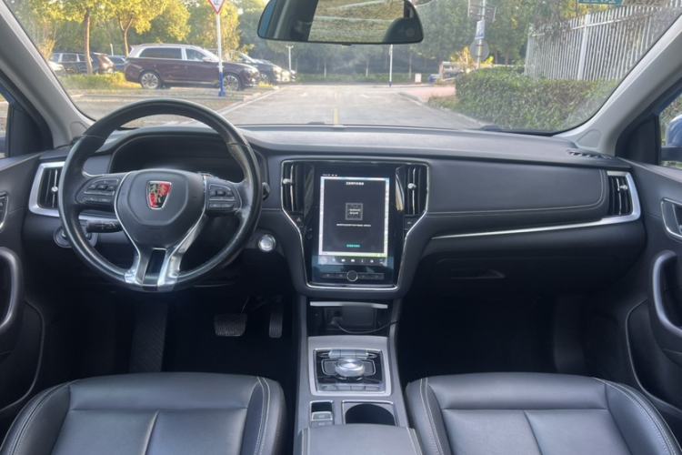 Used Roewe i6 New Energy 2017 45T Hybrid Connect & Smart Enjoyment Edition Interior 3