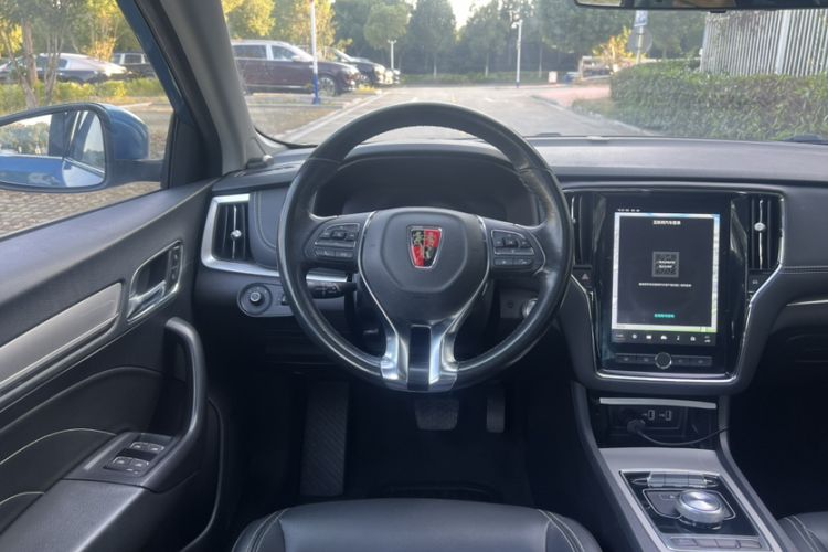 Used Roewe i6 New Energy 2017 45T Hybrid Connect & Smart Enjoyment Edition Interior 4