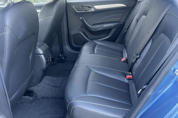 Used Roewe i6 New Energy 2017 45T Hybrid Connect & Smart Enjoyment Edition Interior 5