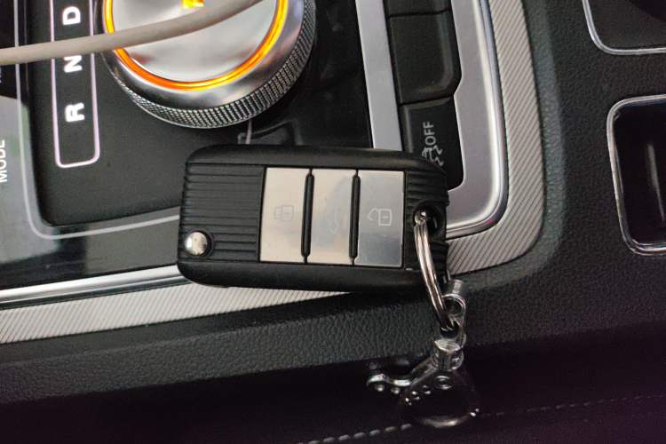 Used Roewe i6 New Energy 2017 45T Hybrid Connect & Smart Enjoyment Edition Interior 1