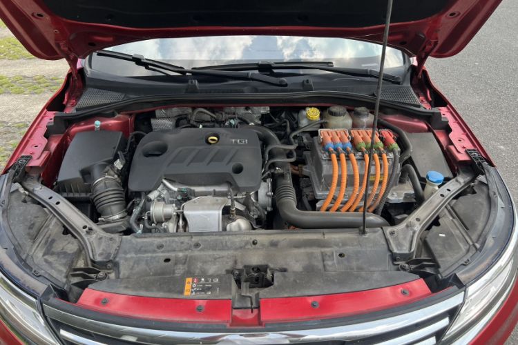 Used Roewe i6 New Energy 2017 45T Hybrid Connective Smart Luxury Edition Engine Bay