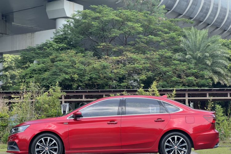 Used Roewe i6 New Energy 2017 45T Hybrid Connective Smart Luxury Edition Exterior 3