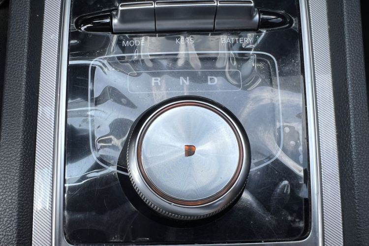 Used Roewe i6 New Energy 2017 45T Hybrid Connective Smart Luxury Edition Gear Lever