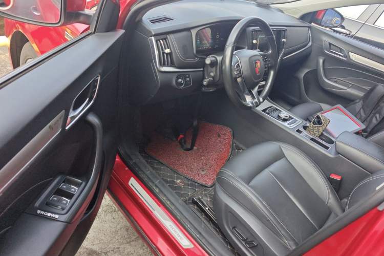 Used Roewe i6 New Energy 2017 45T Hybrid Connect & Smart Enjoyment Edition Interior 3