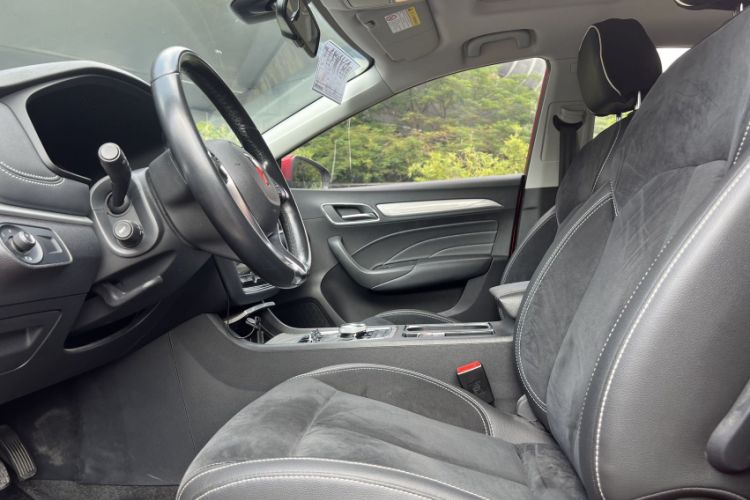 Used Roewe i6 New Energy 2017 45T Hybrid Connective Smart Luxury Edition Interior 5