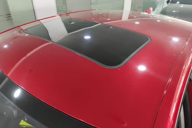 Used Roewe i6 New Energy 2017 45T Hybrid Connective Smart Luxury Edition Roof