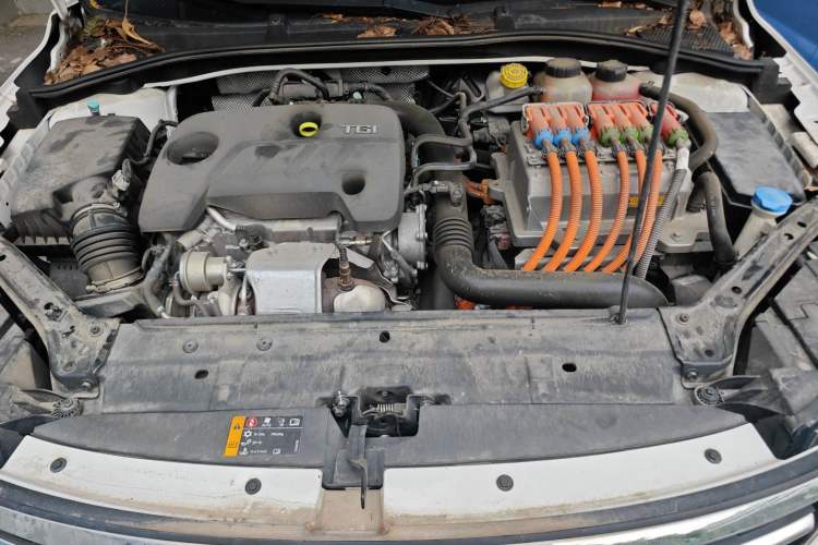 Used Roewe i6 New Energy 2017 45T Hybrid Connect & Smart Enjoyment Edition Engine Bay